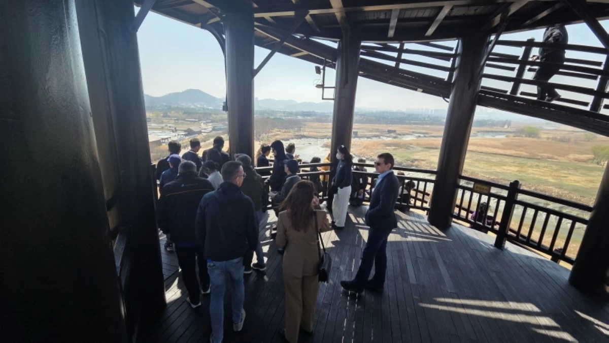 The Rocking Observatory at the Siheung Gaetgol Eco Park (Jonathan Hicap) 