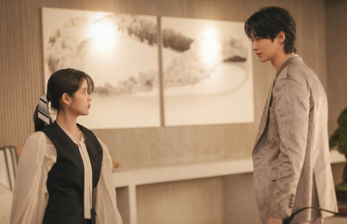 IU and Byeon Woo-seok in 