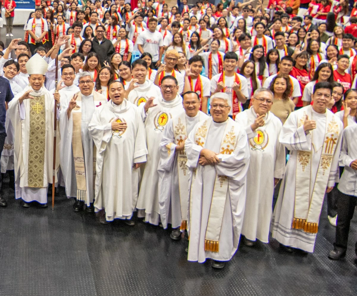 Manila Archbishop and Caritas Manila chairperson Jose Advincula, Caritas Manila executive director Anton CT Pascual, and other priests attend the 2025 Kairos and Annual Recognition event. (CARITAS)