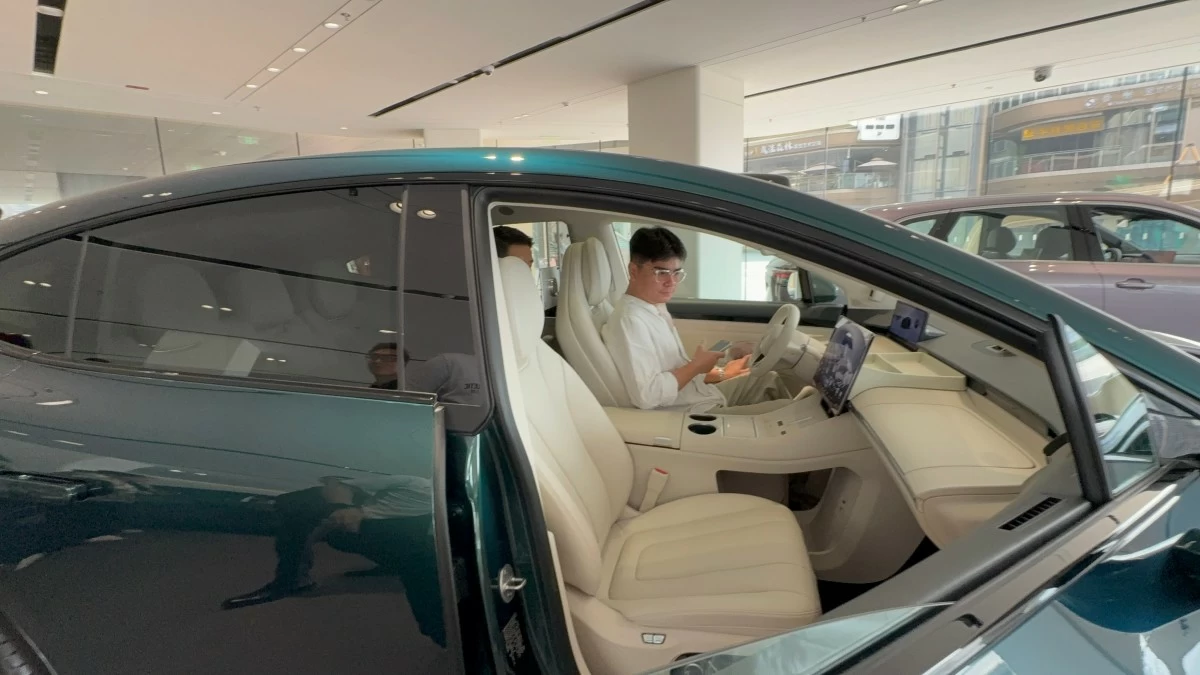 Huawei vehicles showcase ultimate luxury in every detail of their design. (Photo: Badette M. Cunanan/Manila Bulletin)