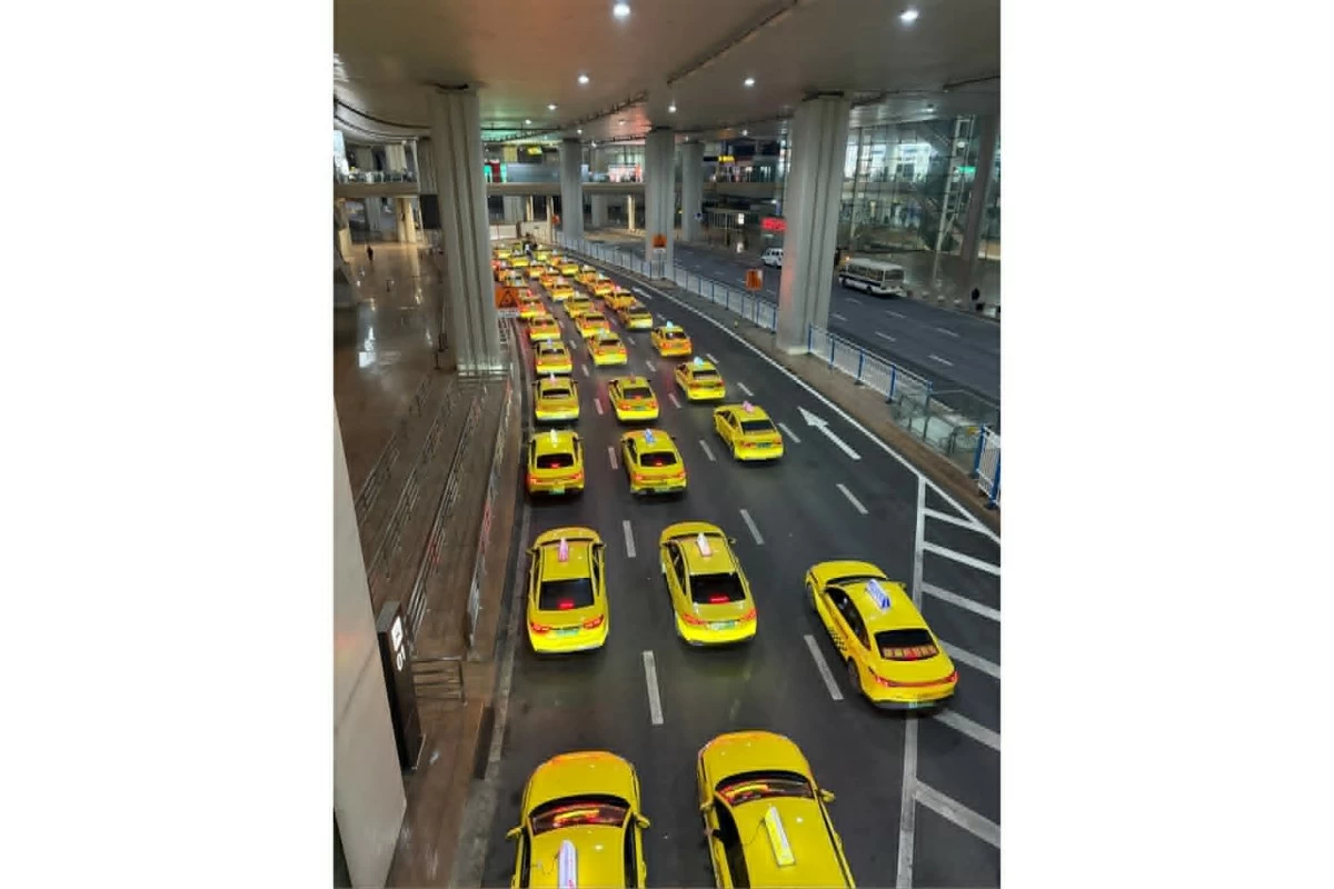 Nicknamed ‘yellow Ferraris,’ these taxis are famed for their drivers’ legendary high-speed skills, navigating Chongqing’s steep, winding terrain with the agility of a race car. (Photo: Badette M. Cunanan/Manila Bulletin)