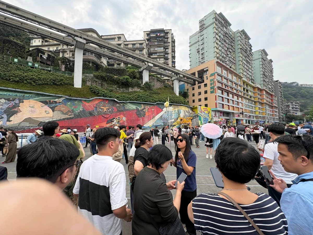 At Liziba Station in Chongqing, one of the city’s most iconic sights is the monorail gliding straight through a residential building. (Photo: Badette M. Cunanan/Manila Bulletin)