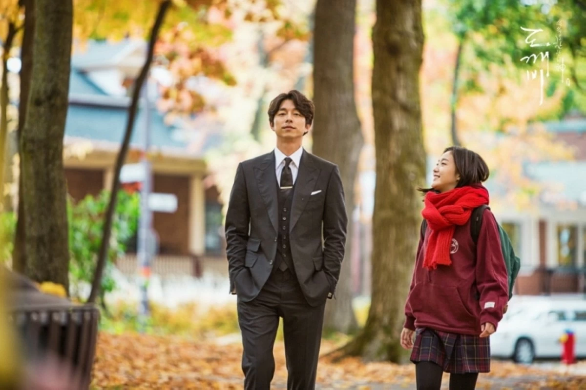 Gong Yoo and Kim Go-eun in 