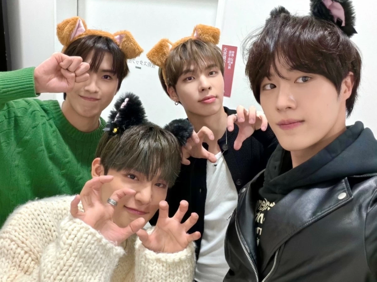 K-pop boy band CIX (X) 