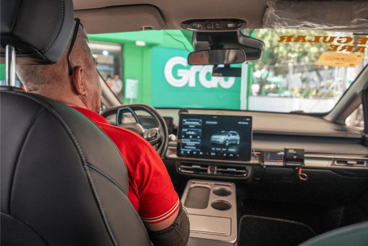 GrabTaxi Electric passengers and drivers also benefit from the full suite of safety and security features and protection programs available across Grab rides, from Trip Monitoring and in-app emergency tools to insurance coverage.