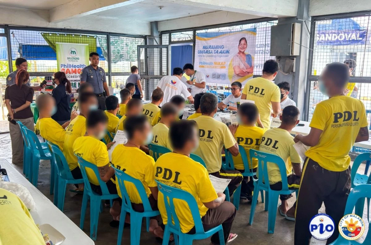 The Malabon City government provides healthcare services to persons deprived of liberty (PDL) at the BJMP facility in Barangay Catmon, including PhilHealth registration, medical consultations, and tuberculosis screening. (Photo courtesy of Malabon PIO)