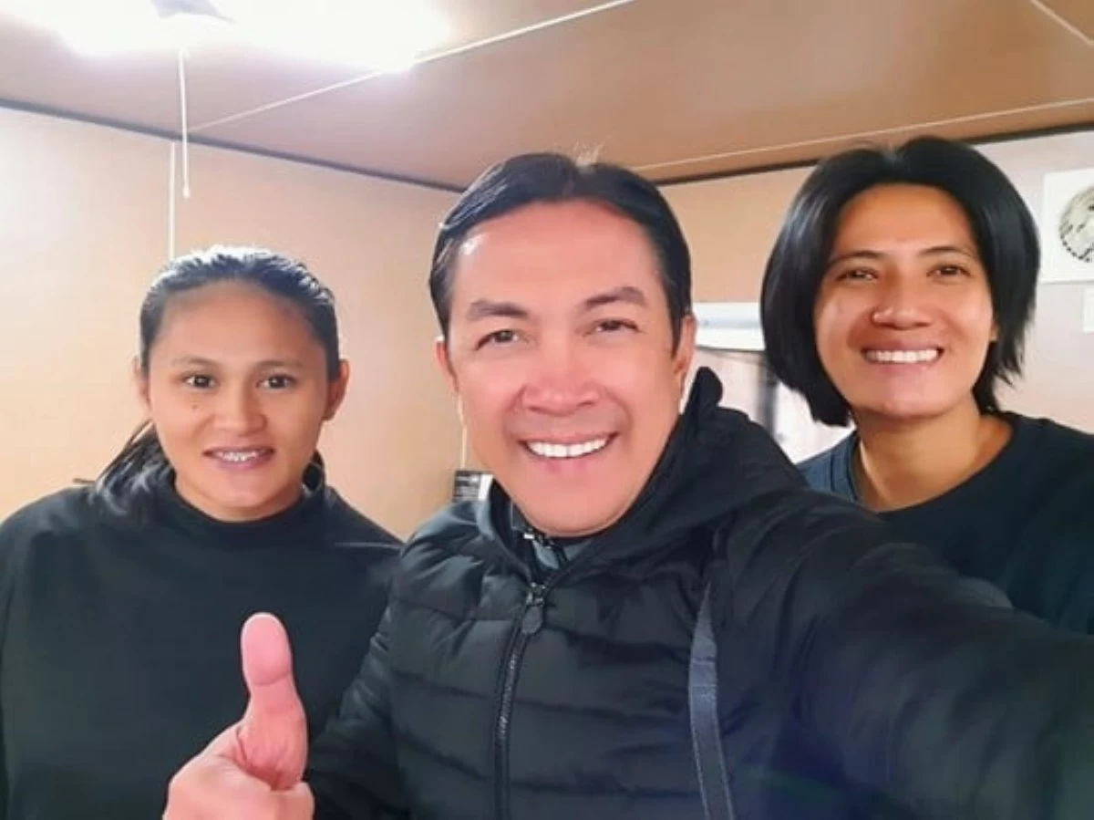 From left: ASW Reah Sumalpong PCG, PNBLSA President, Consul (a.h.) Thelmo Luis O. Cunanan Jr., and ASW Shirley Salamagos PCG.