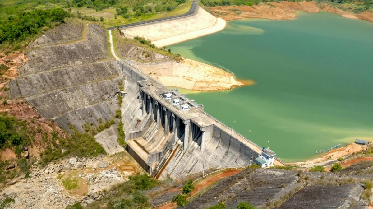 Cost-effective and clean, RE can replace traditional sources of energy like fossil fuels at a fraction of the cost for both the government and its constituents.

