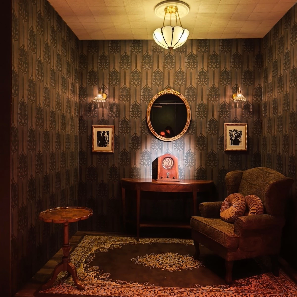 A replica of James B. Lansing’s living room at the JBL Playback Gallery.