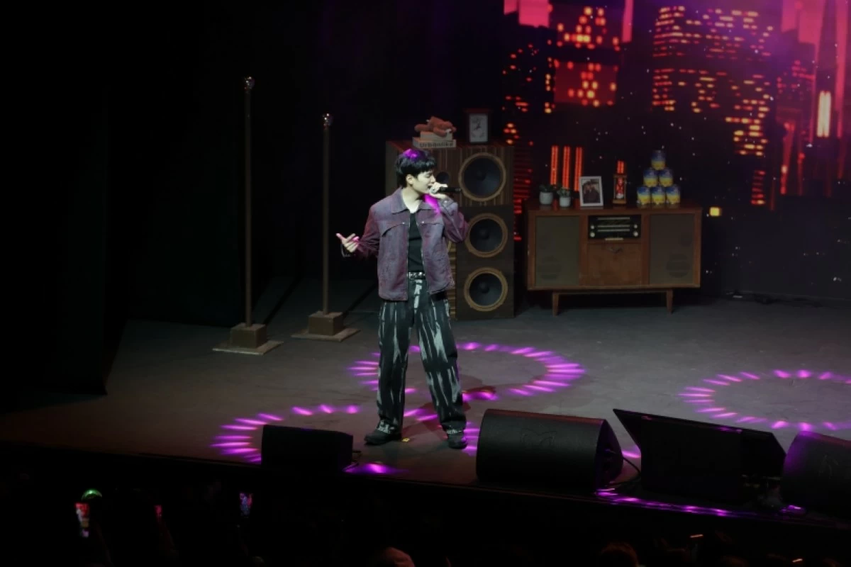 Kim Jonghyeon at his fan meeting in Seoul (Evermore Entertainment)