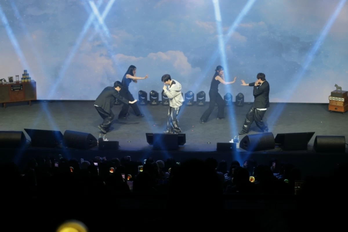 Kim Jonghyeon at his fan meeting in Seoul (Evermore Entertainment)