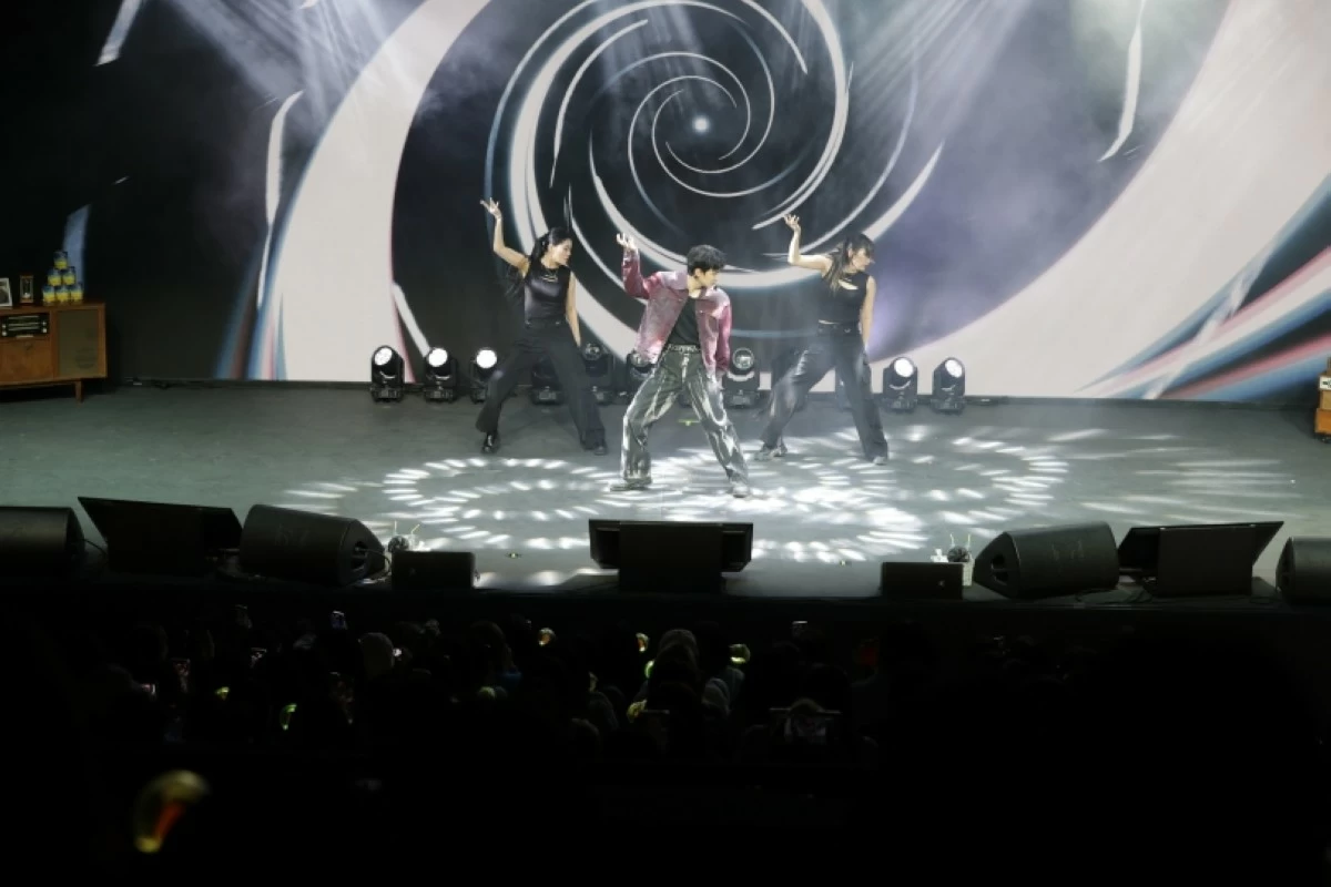 Kim Jonghyeon at his fan meeting in Seoul (Evermore Entertainment)