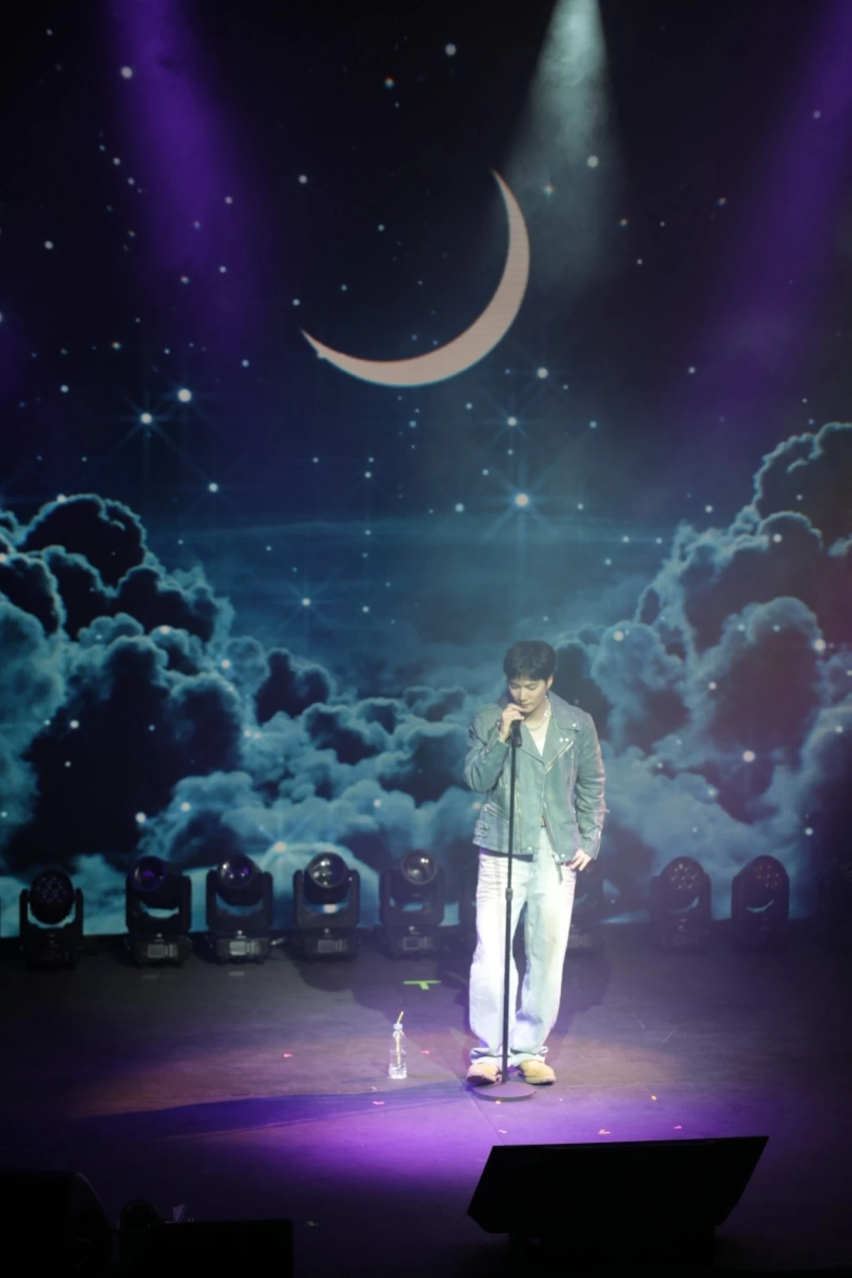 Kim Jonghyeon at his fan meeting in Seoul (Evermore Entertainment)