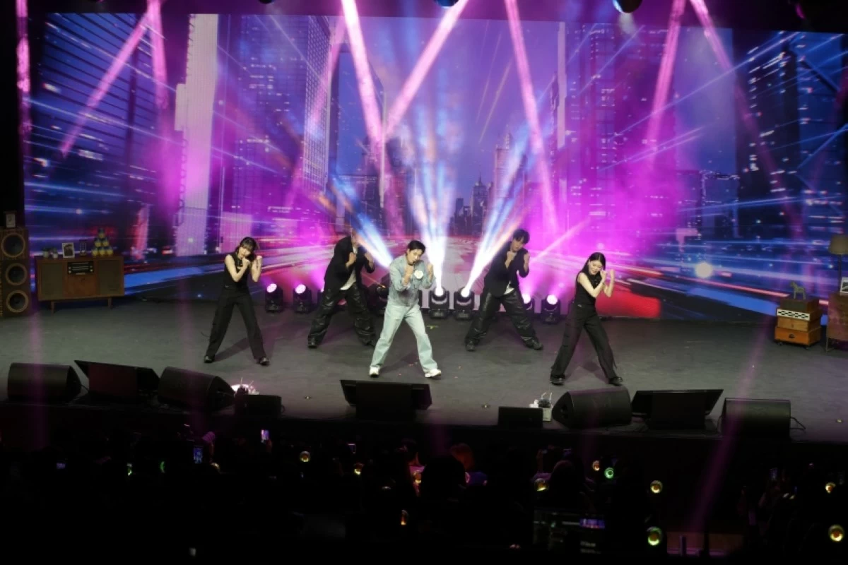 Kim Jonghyeon at his fan meeting in Seoul (Evermore Entertainment)