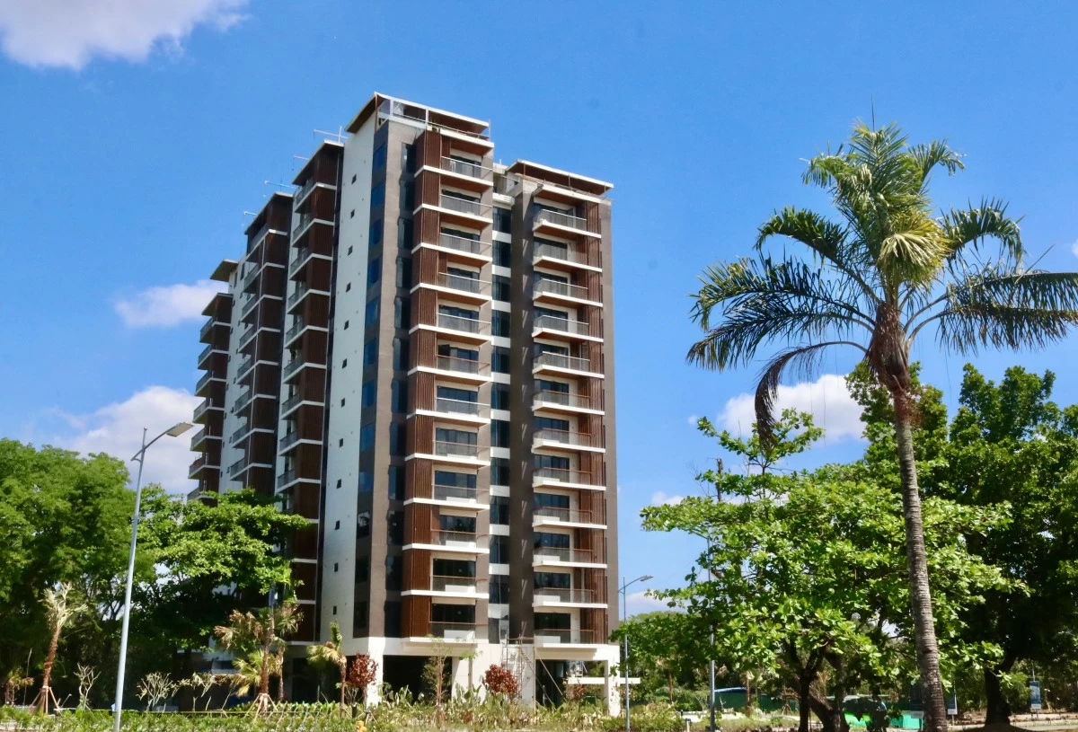 Actual photo of Golf Ridge Private Estate façade, with turnover beginning this quarter—part of Filigree’s measured expansion beyond Metro Manila. Project Location: Filinvest Mimosa Plus, Clark, Pampanga (Photo: Filigree)
