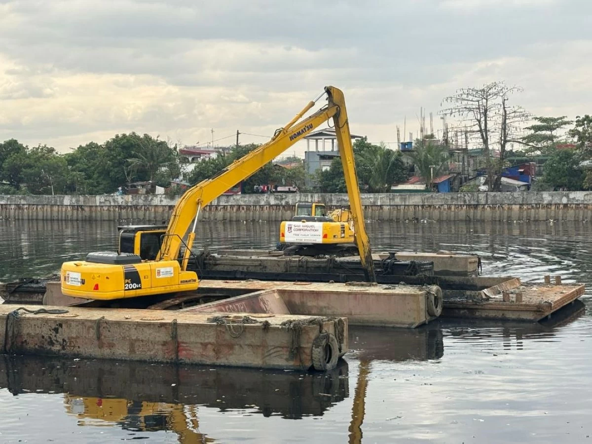 Maintenance dredging operations under its SMC's Better Rivers PH initiative in the Meycauayan River in Bulacan, the Tullahan River, and San Juan River. (Photos from SMC Media Affairs Office)