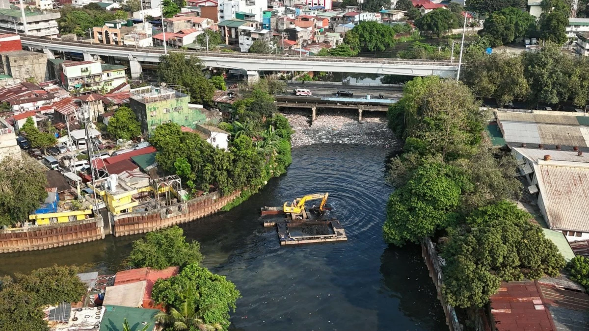 Maintenance dredging operations under its SMC's Better Rivers PH initiative in the Meycauayan River in Bulacan, the Tullahan River, and San Juan River. (Photos from SMC Media Affairs Office)