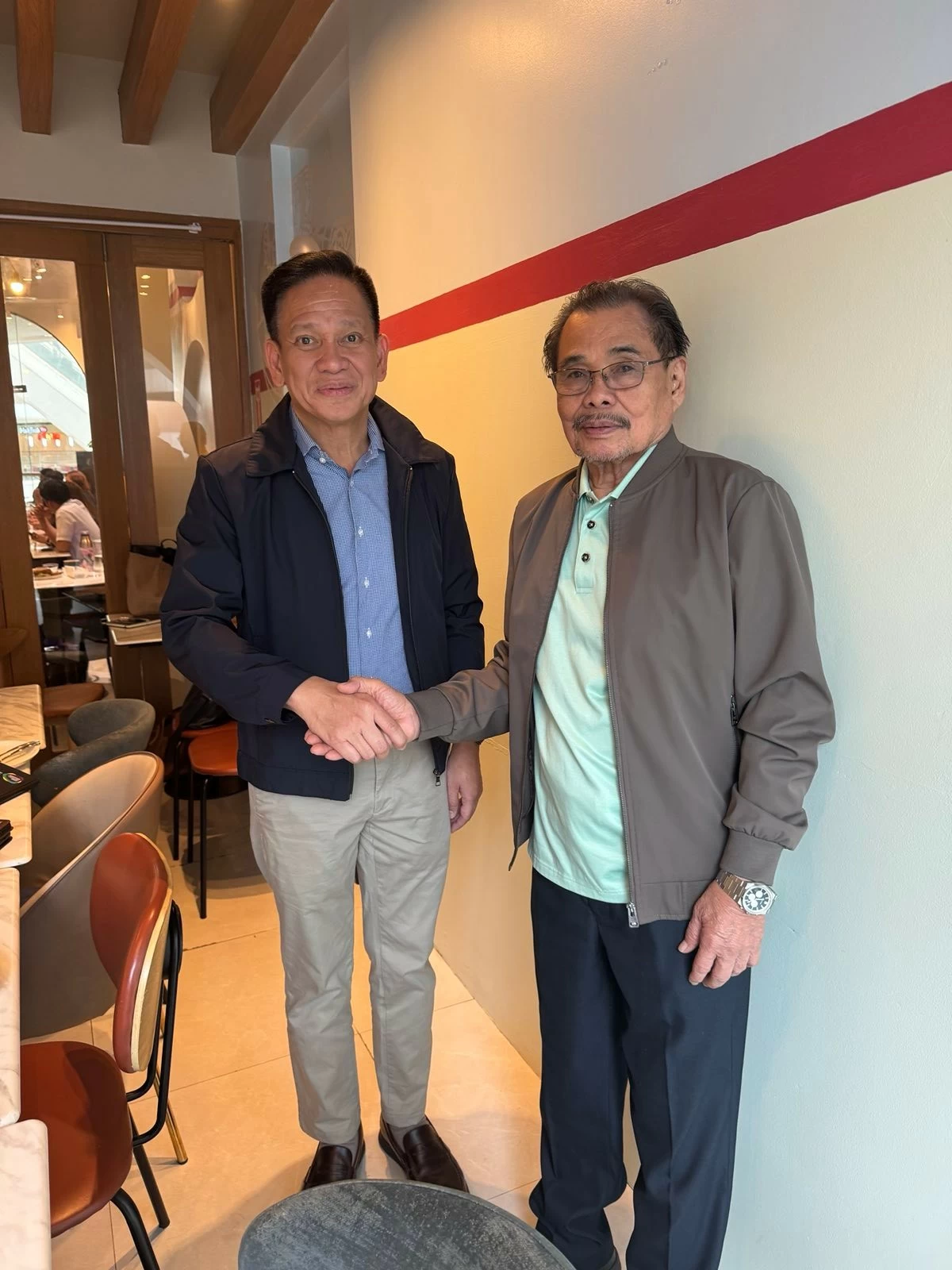 (L-R) Office of the Presidential Adviser on Peace, Reconciliation and Unity (OPAPRU) Secretary Mel Senen Sarmiento and Moro Islamic Liberation Front (MILF) Peace Implementing Panel Chair Mohagher M. Iqbal (Courtesy of OPAPRU)