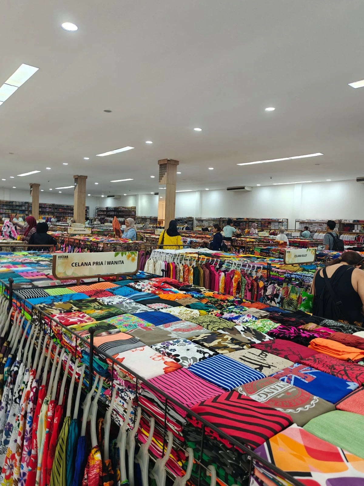 Inside Krisna Souvenir Shop (Photo: John Legaspi/Manila Bulletin)