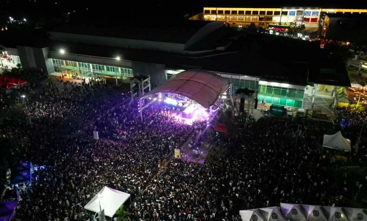 THE Bangus Festival street party on April 30. (Photo via Liezle Inigo)