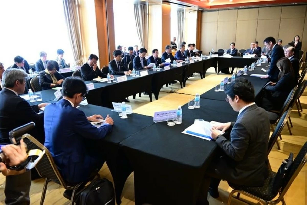 Special envoy Kishida and members of the Parliamentary Association of AZEC exchanged views with ASEAN Business Advisory Council