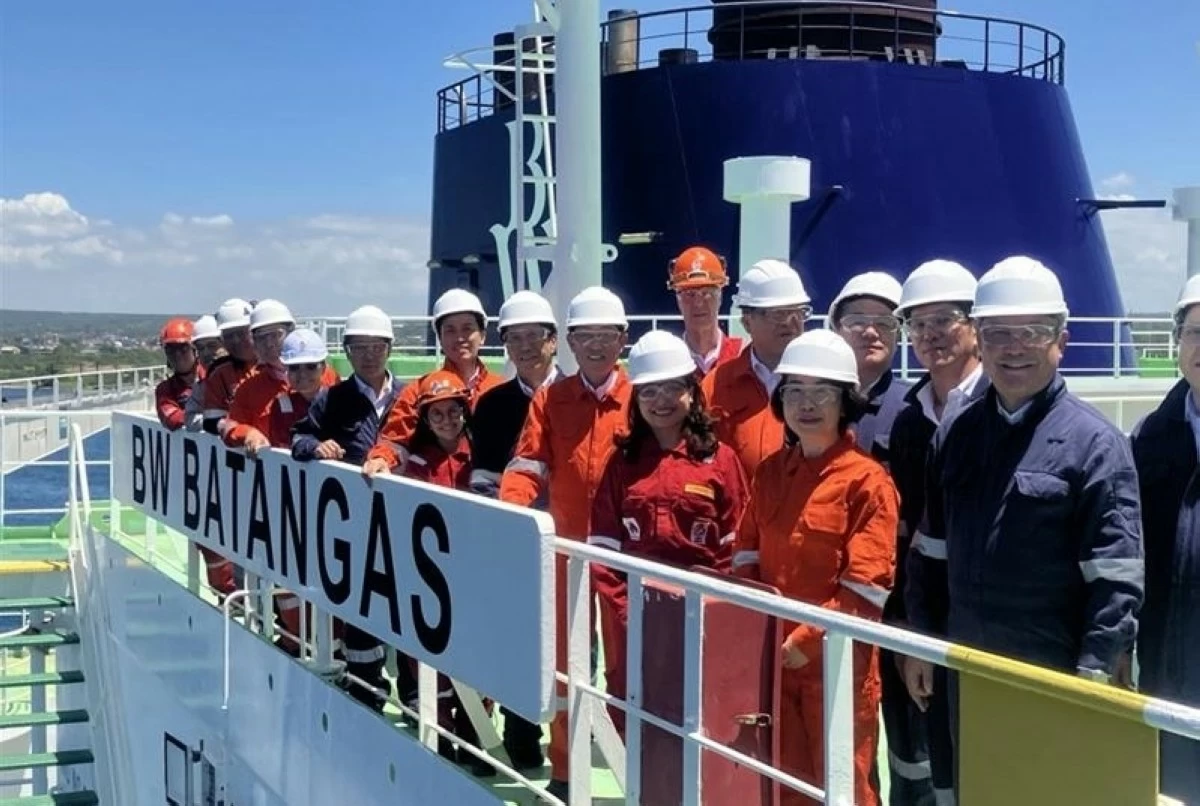 A visit to Batangas LNG Terminal, which is jointly operated by Tokyo Gas and Philippines companies