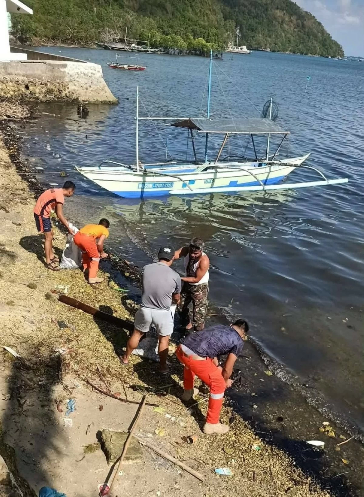 Environmental groups push probe on Guimaras oil spill