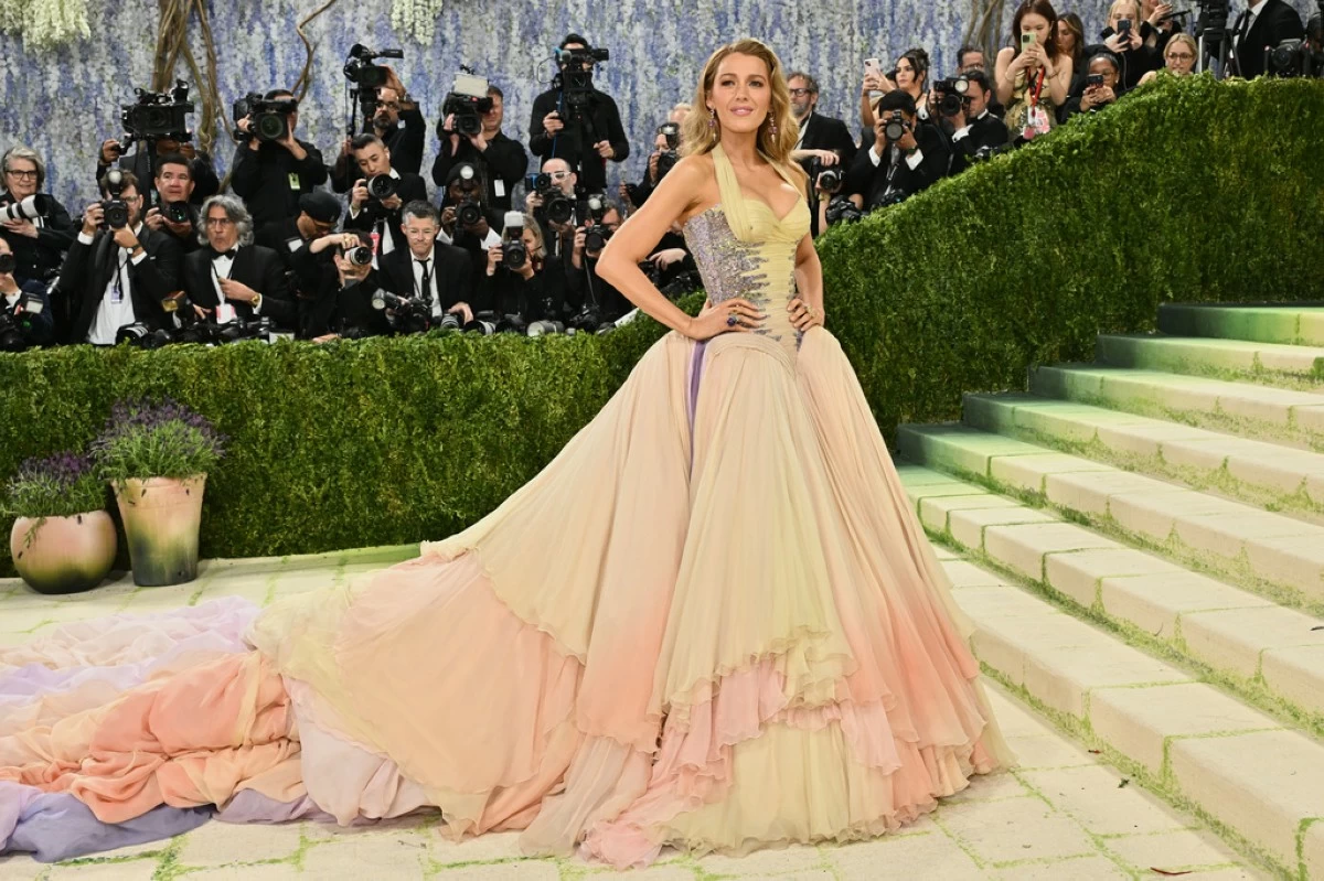Blake Lively in Versace (Photo by Evan Agostini/Invision/AP)