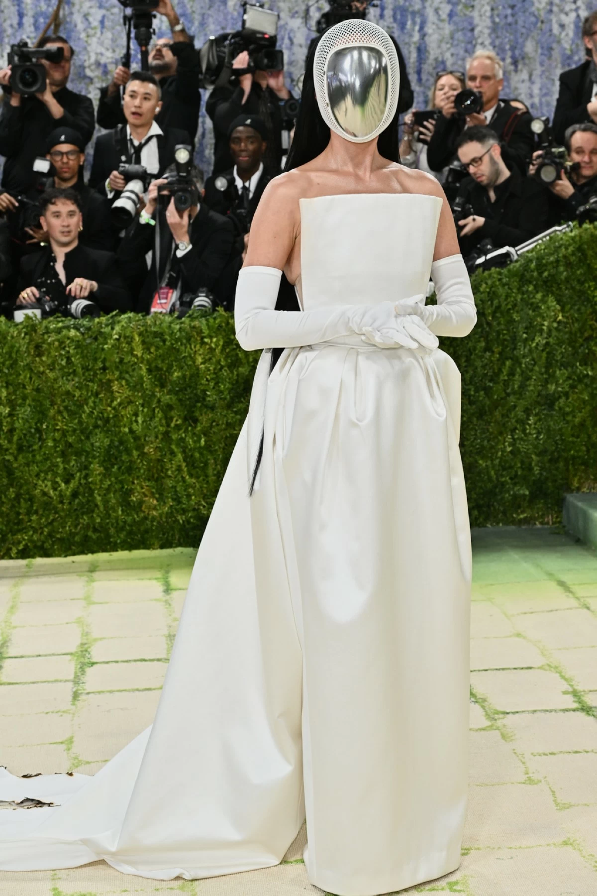 Katy Perry in Stella McCartney (Photo: Evan Agostini/Invision/AP)