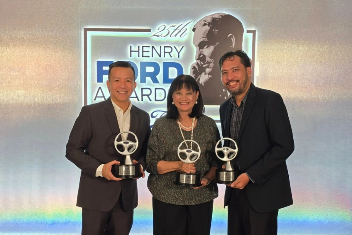 From left: Manila Bulletin Drive regular contributor, Eric Tipan; Manila Bulletin former executive editor, Cecilia 'Pinky' Colmenares; and Manila Bulletin Drive section editor, Inigo S. Roces.