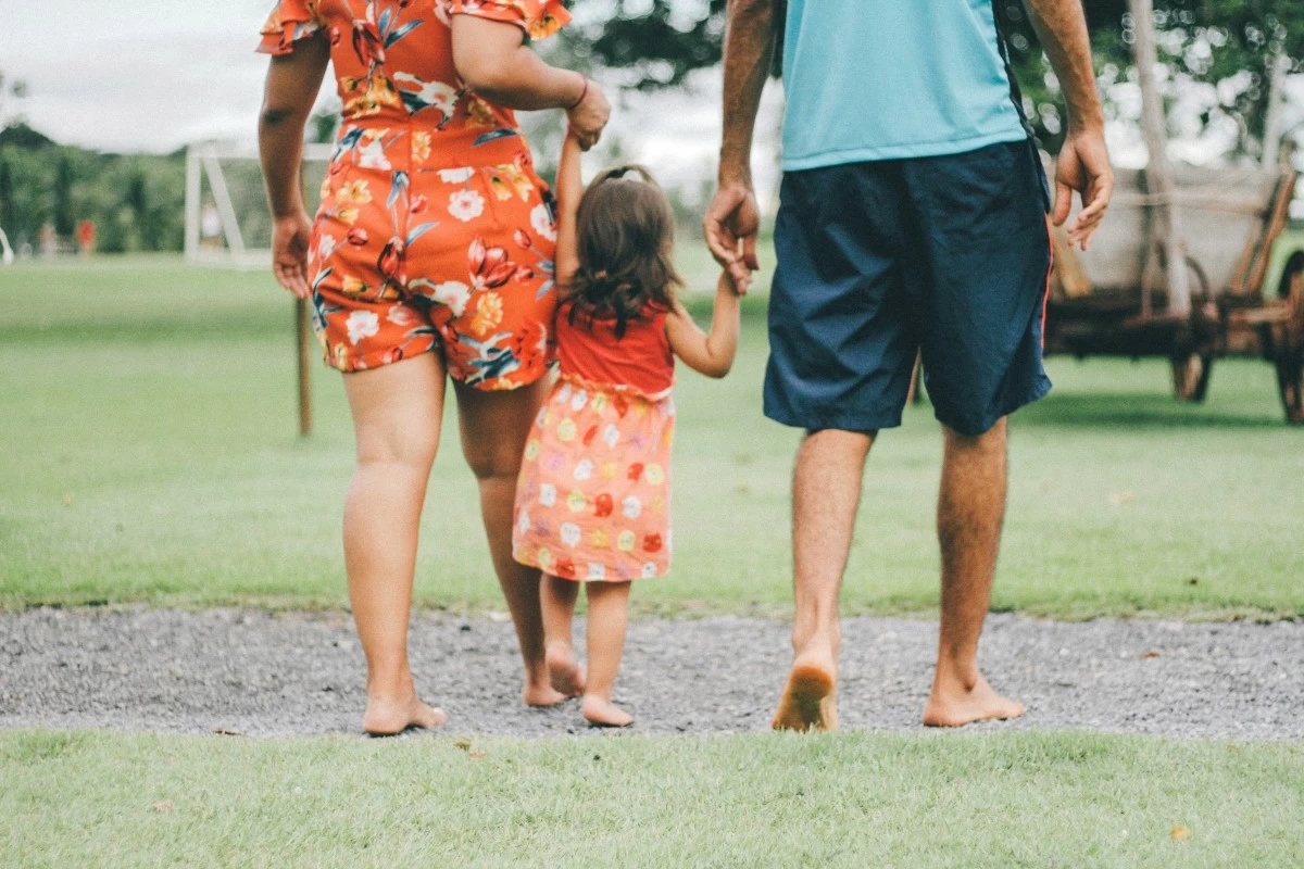 A Filipino family (Unsplash)