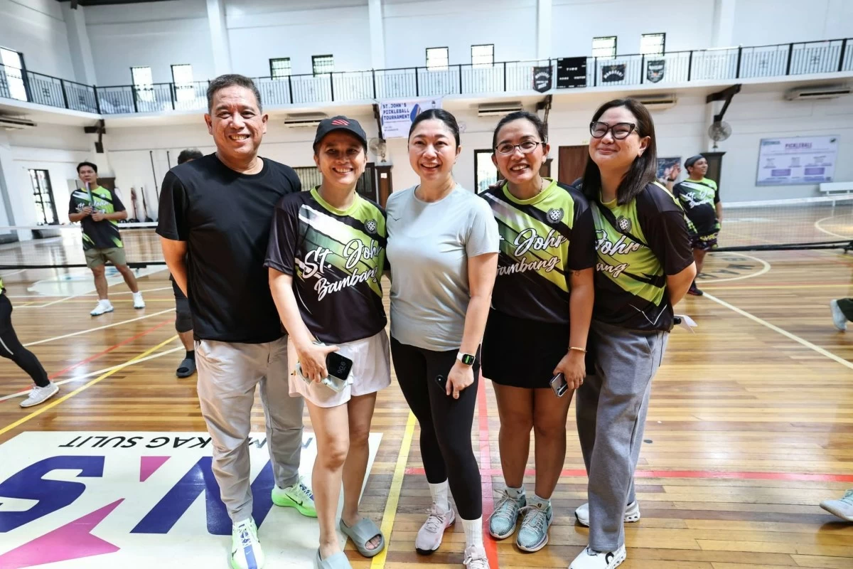 In photo: Barangay Captain Ryan Esteban of Bambang, Mahogany 1 & 2 Homeowners Association President Paz Balayan, Taguig City Mayor Lani Cayetano,  Wife of Barangay Captain Amy Esteban, and Organizing Committee member Chen Esteban (Photo from Mayor Lani Cayetano/Facebook)

