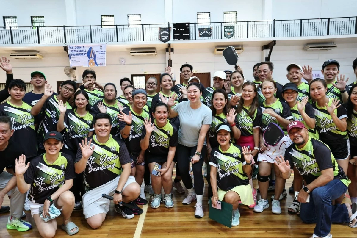 Mayor Lani Cayetno with participants and organizers of the St. John’s Bambang Pickleball Tournament  at Mahogany Place 1 (Photo from Mayor Lani Cayetano/Facebook)