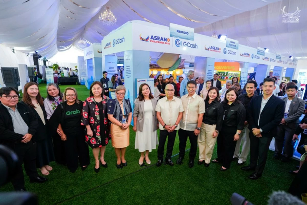 ASEAN partners gather at the opening of the International Media Center and Partners Pavilion, featuring GCash-powered Cebuano micro-entrepreneurs during the largest leadership gathering in Cebu.