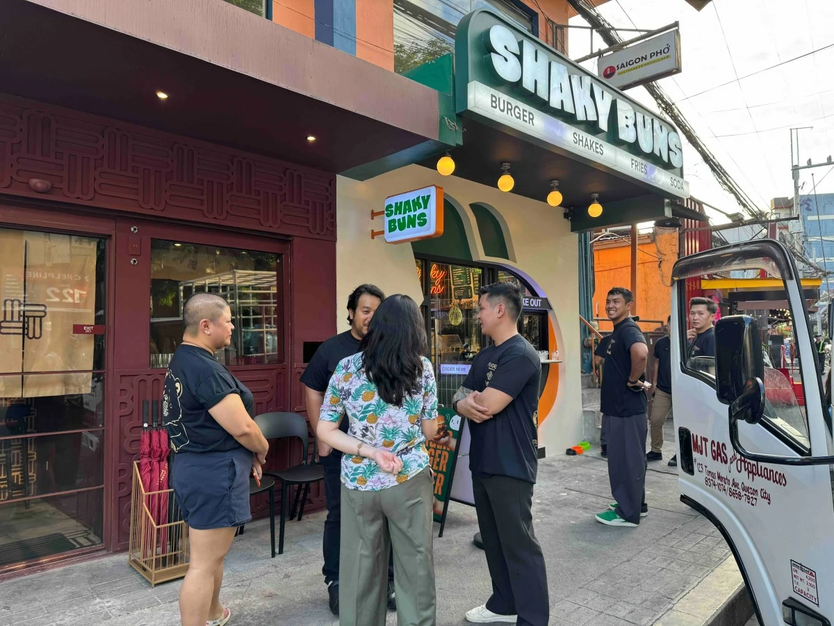 QUEUE SCENE Diners line up outside Mugen Ramenya in Maginhawa, Quezon City, as the 10-seater ramen bar continues to draw crowds for its limited-capacity dining experience (Photo: Feliciano Rodriguez III)