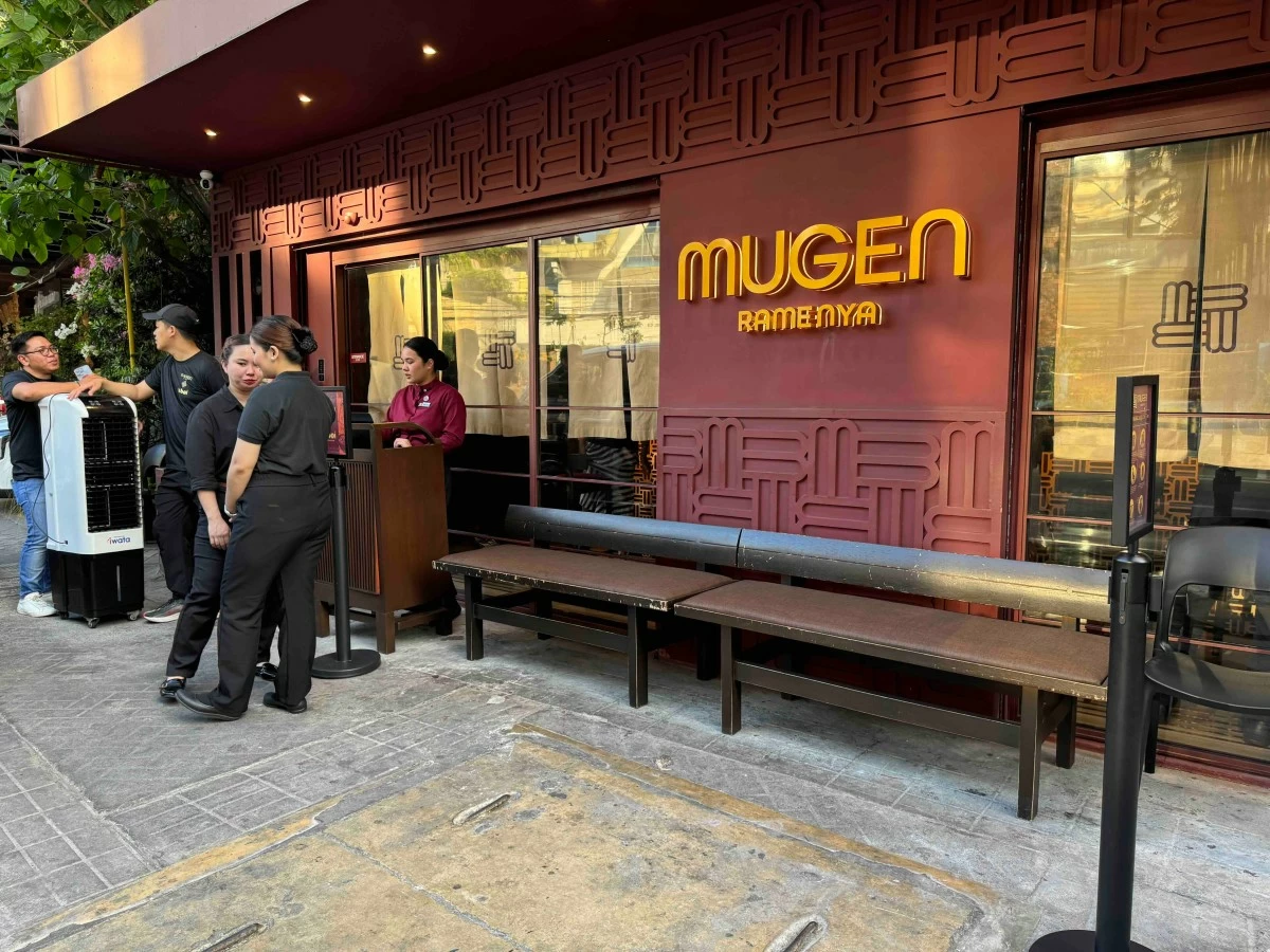 HIDDEN COUNTER The entrance to Mugen Ramenya in Maginhawa, Quezon City (Photo: Feliciano Rodriguez III)
