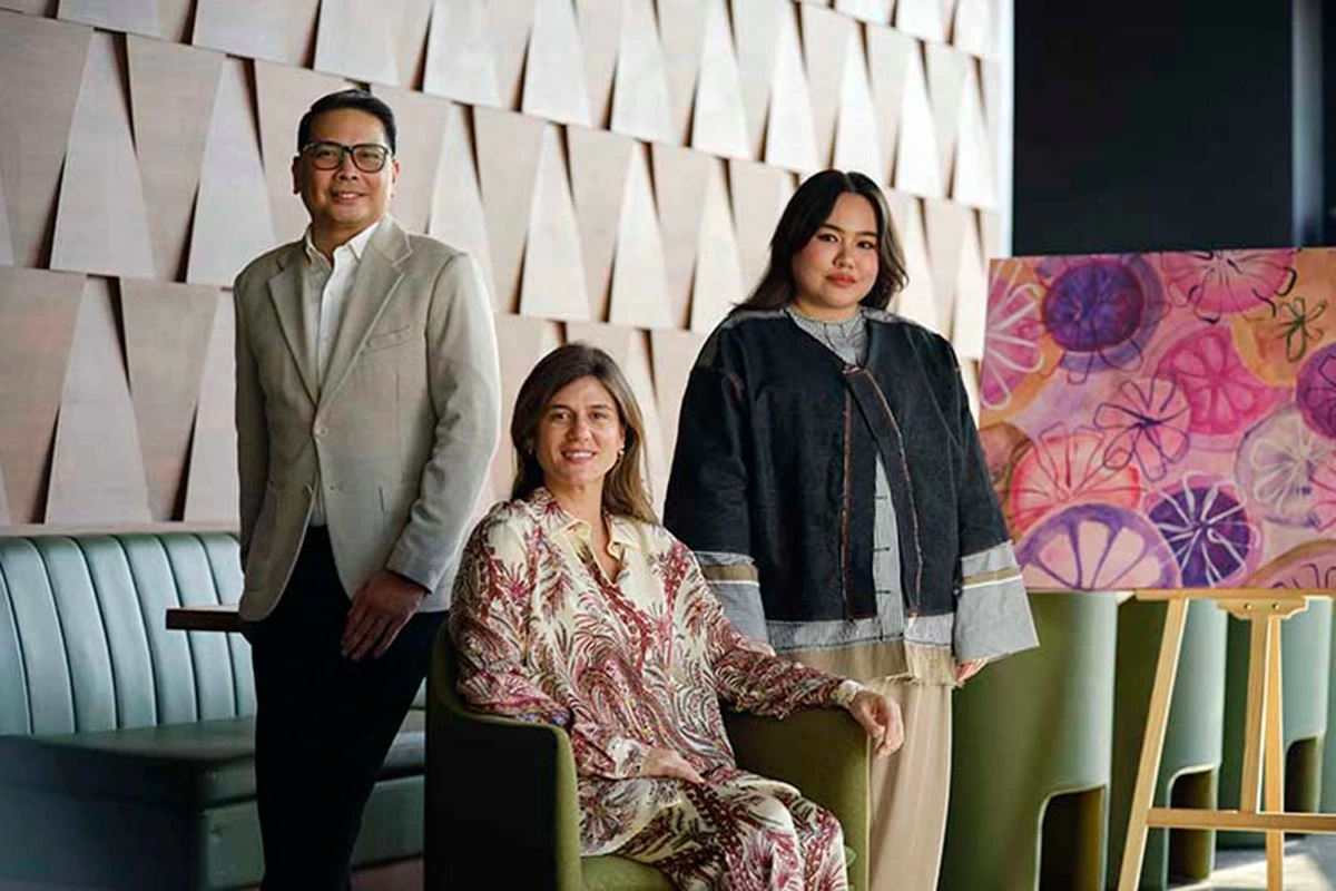 Kennedy Kapulong, cluster manager, Seda; Paloma Urquijo Zobel,creative director, Ayala Land Hospitality; and Goldie Siglos, Davao artist (Photo: Ayala Land Hospitality)