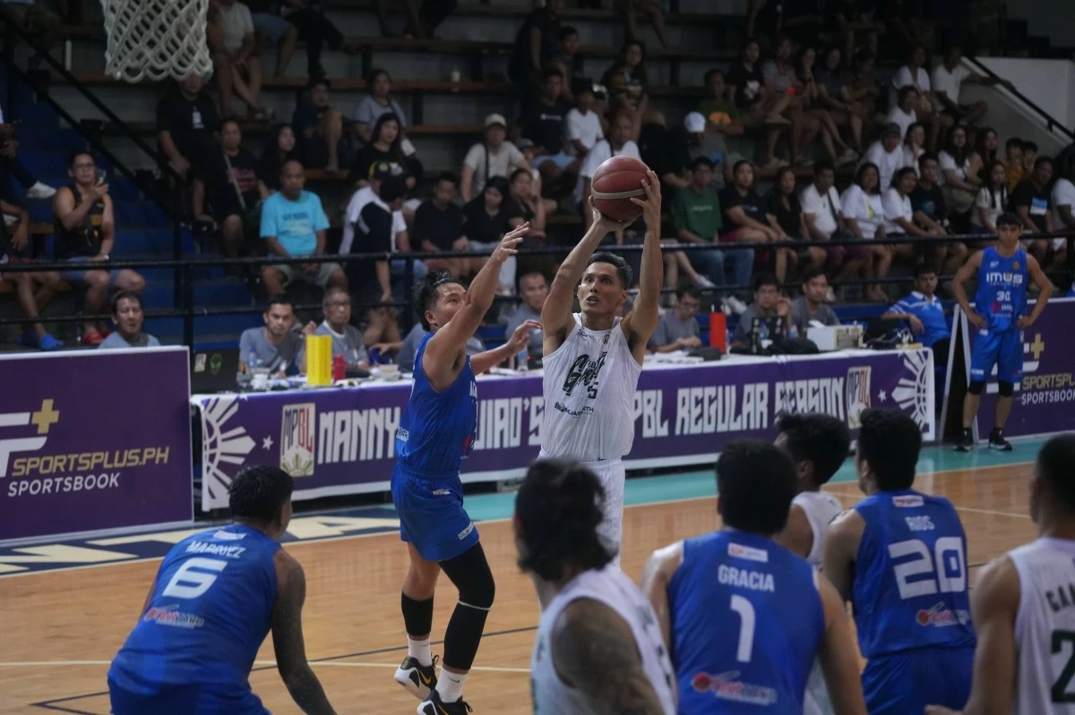 Dondon Hontiveros flashed vintage form for the Cebu Greats. (MPBL)