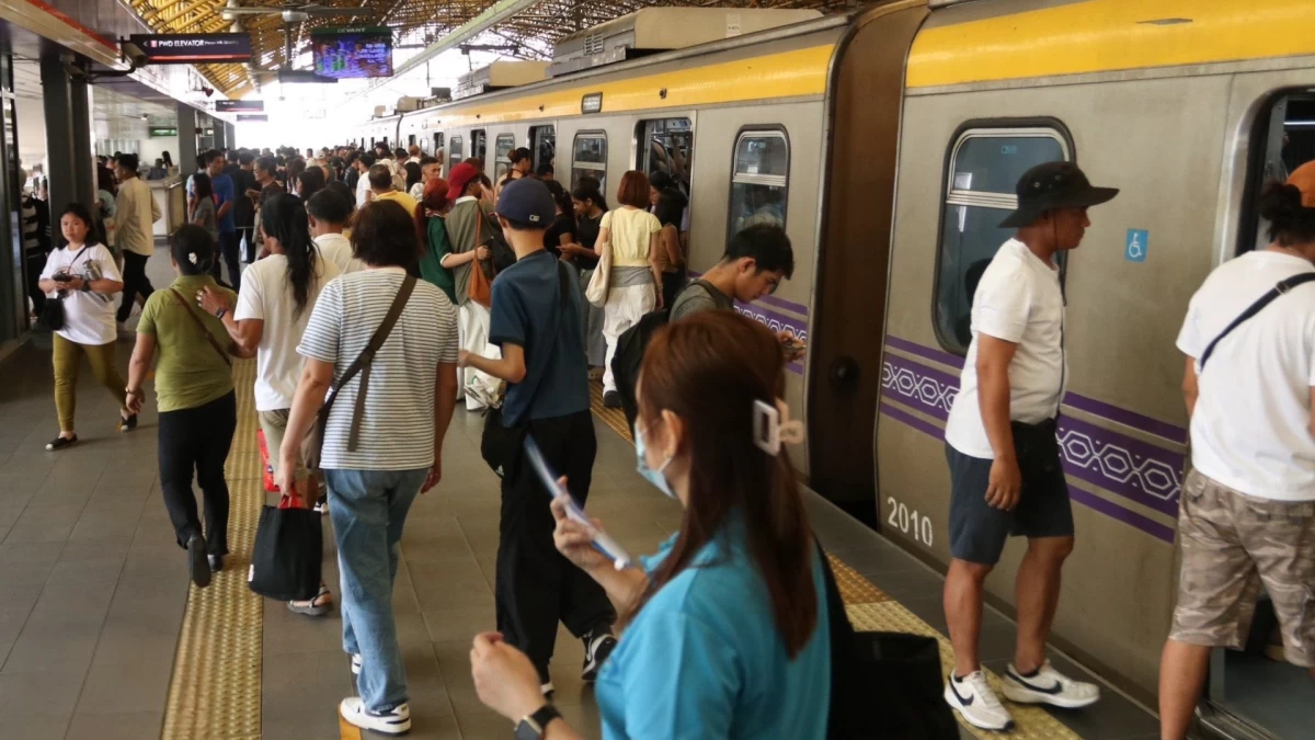 Workers navigate a crowded LRT station during the morning rush. For Filipinos who rely on mass transit, rising fuel costs and inflationary pressures mean that the daily commute is no longer just a routine, but a growing line item in an increasingly tight household budget.