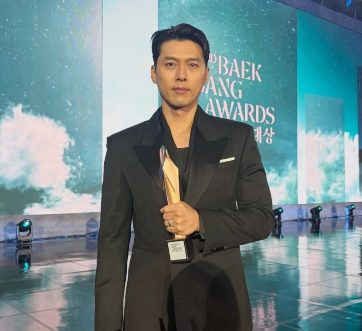 Hyun Bin (Instagram)