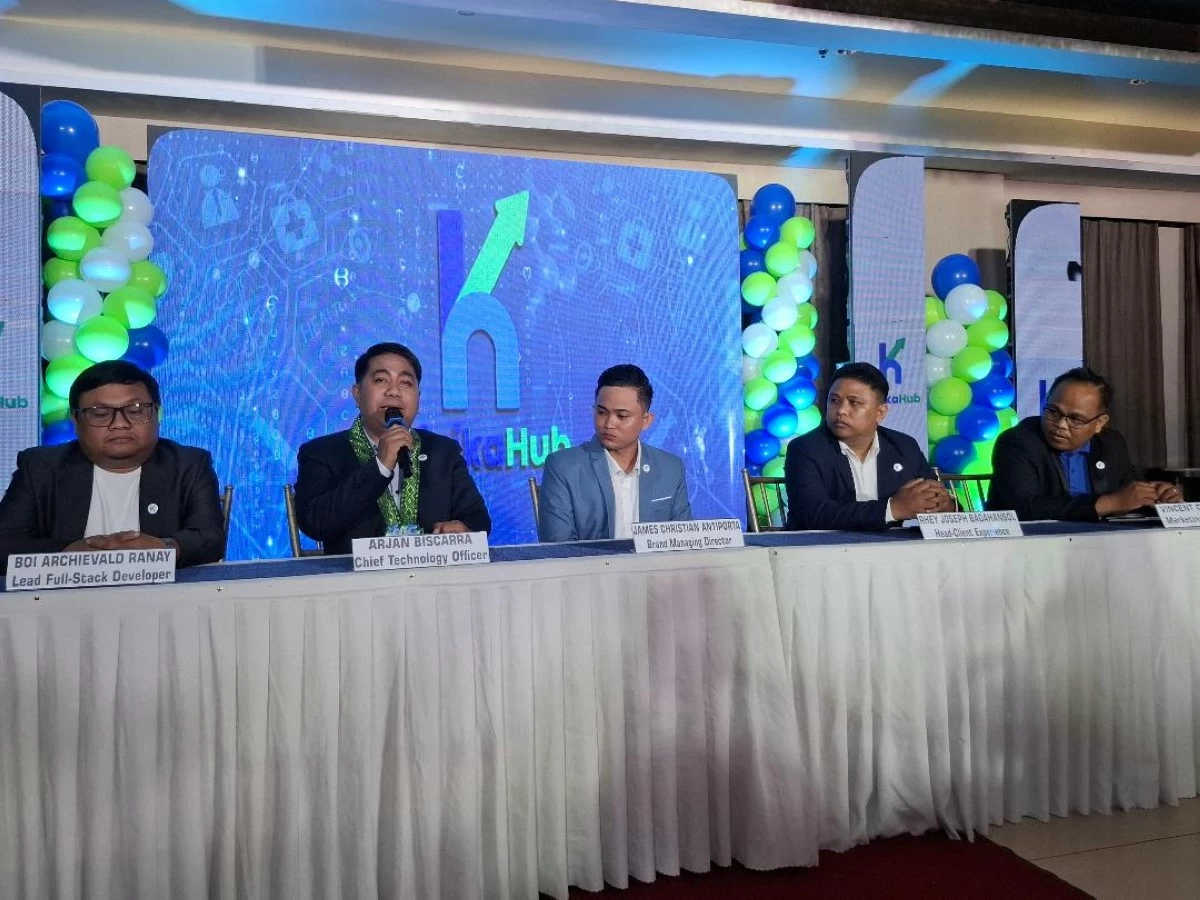 
DEVELOPERS of Klinikahub discussing how the digital healthcare platform works. (Calvin Cordova)
