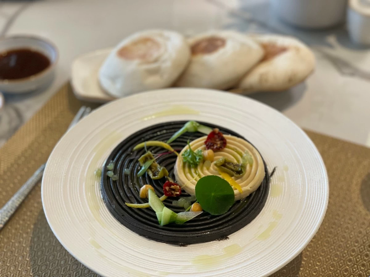 TASTE OF THE HIGH LIFE The culinary scene in Davao is getting more exciting by the day. Hummus has never looked and tasted so good at the Rhapsody of Aria Hotel