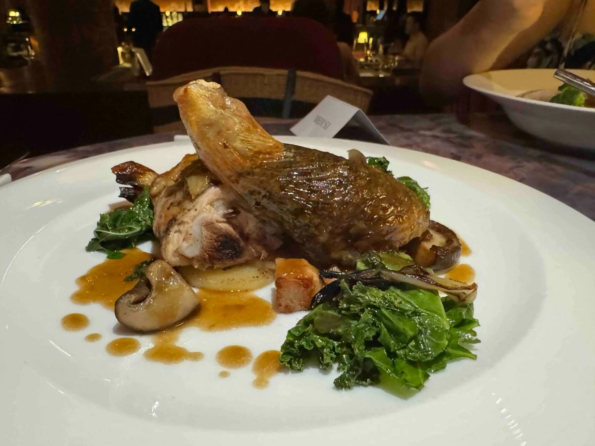 COMFORT MODE The Botox Chicken pairs roast chicken with truffle butter, smoked bacon, kale, pan-fried potatoes, and chicken jus. (Photo: Feliciano Rodriguez III/Manila Bulletin)