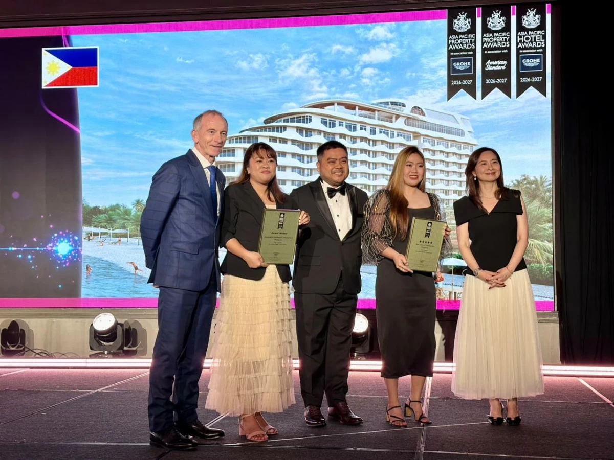Stuart Shield, International Property Awards president; Landco Pacific Corporation executives Annalyn U. Valladolid, Project Development officer; Maurel M. Luzano, VP for Operations and Business Development; Hazel Ann M. Quizana, Project Development officer; and Audrey Yeo, leader of LIXIL Water Technology (LWT) Asia Pacific