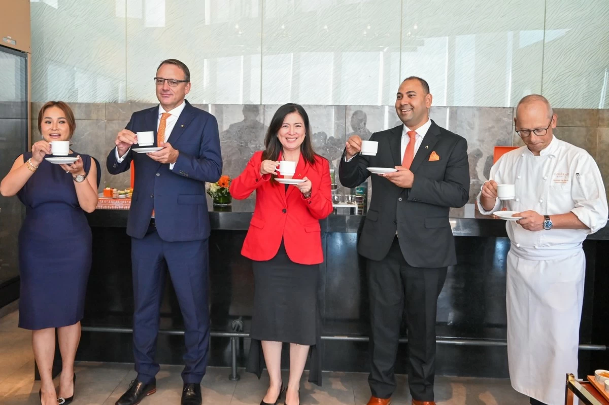The Amenity Studio's managing director Michelle Garcia-Arce and Conrad Manila's general manager Rupert Hallam, commercial director Joanne Gomez, hotel manager Akshat Sinha, and executive chef Nicolas De Visch 
