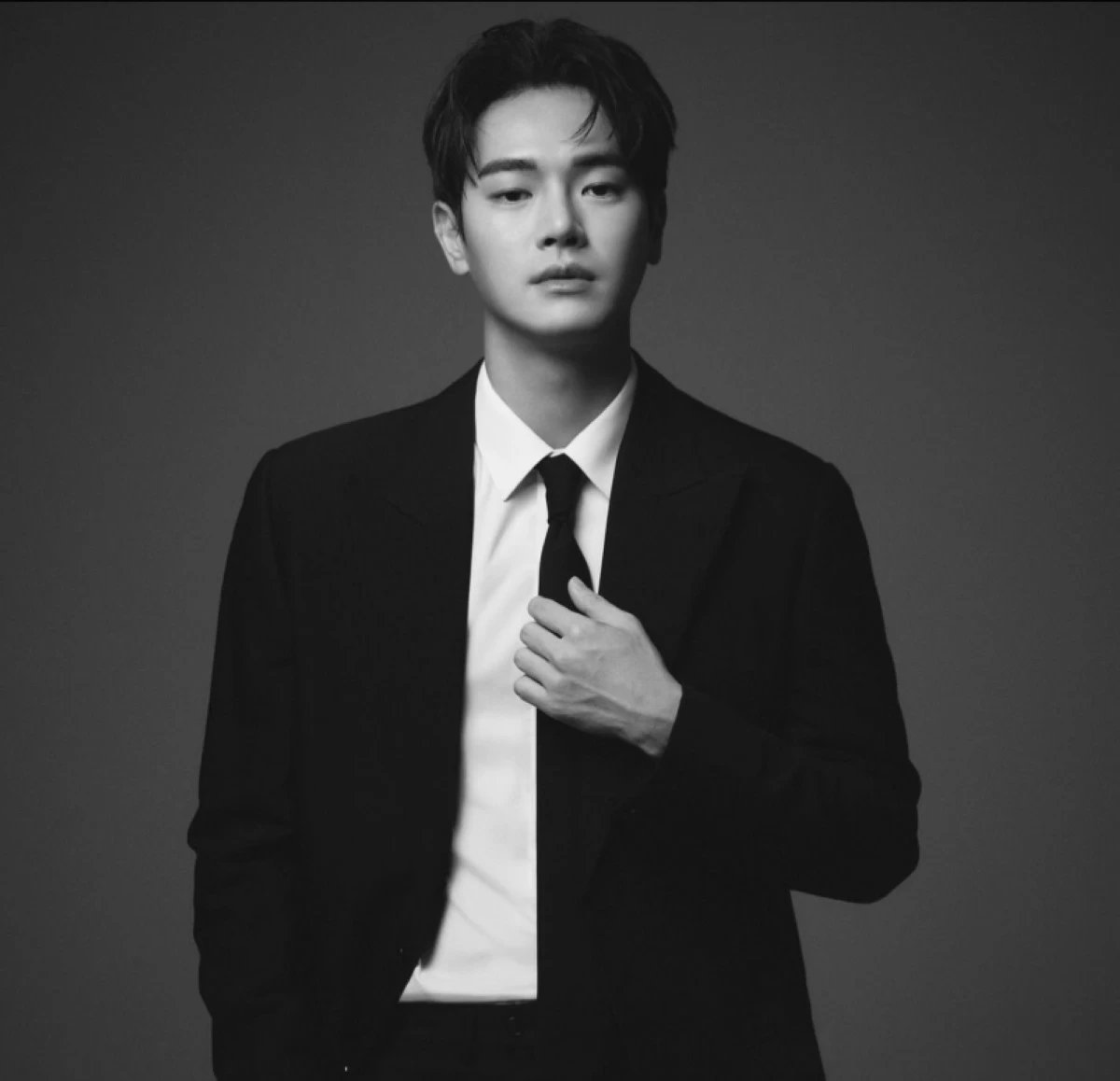 Jang Dong-ju (Management W) 