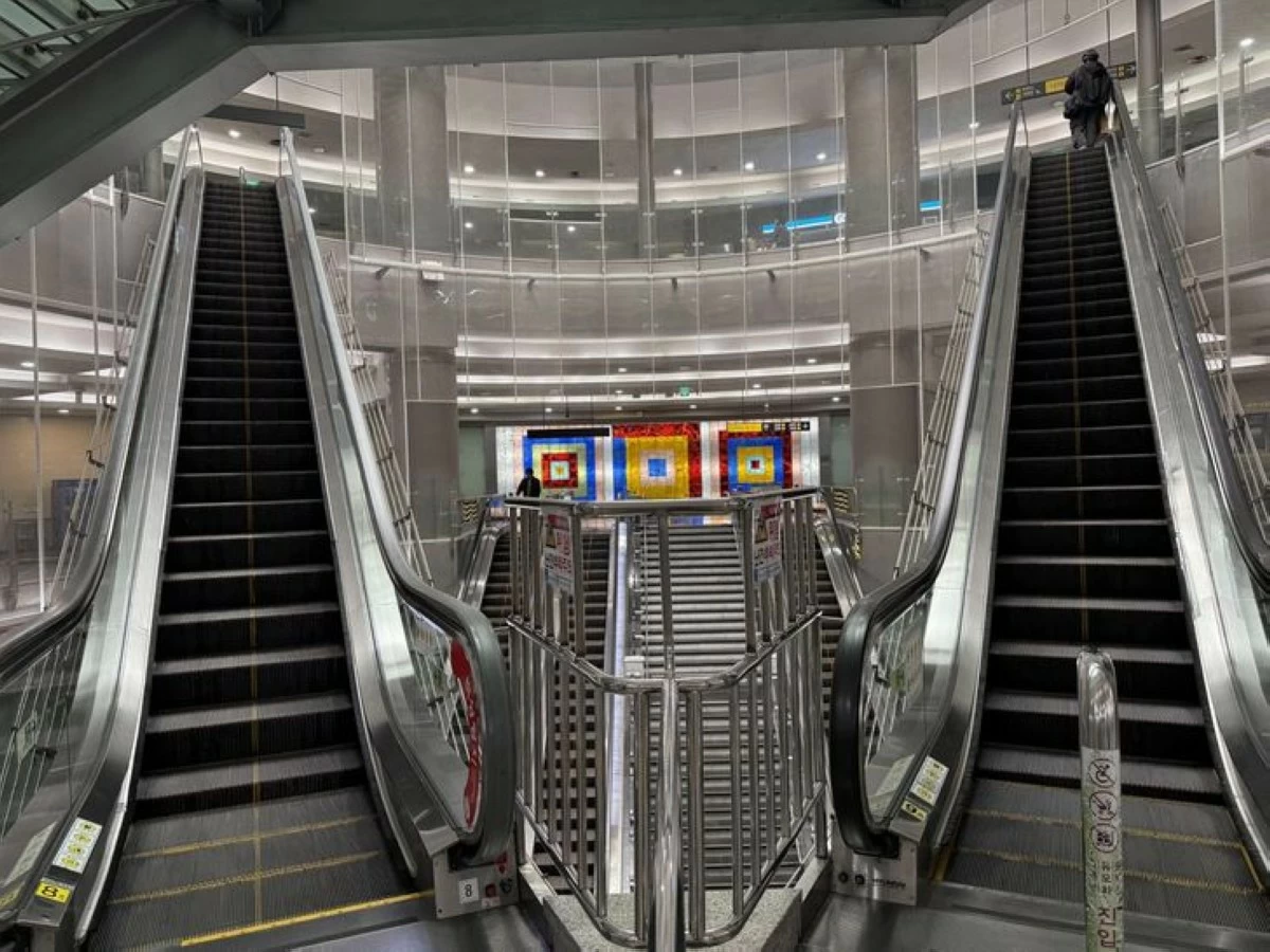 Escalators connect floors of Noksapyeong Station's cylindrical atrium in Seoul, Monday. (Photo: The Korea Times/Lee Hae-rin)