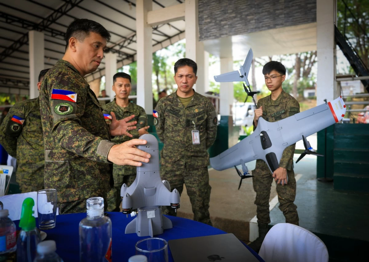 Major Gen. Ramon Zagala (left), commander of the 2nd Infantry Division, spearheads the Drone Racing Fellowship 2026 at Camp Capinpin in Tanay, Rizal on May 16, 2026. (Photo: 2ID, Philippine Army)