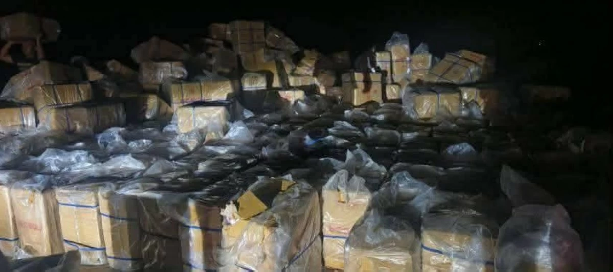SMUGGLED cigarettes recovered in Barangay Nagbo-alao, Basay, Negros Oriental on Saturday, May 16. (PRO-NIR)