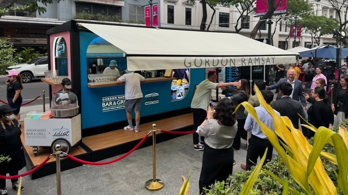 SANDWICH MANIA The world-first Idiot Sandwich pop-up brings Gordon Ramsay’s viral concept to Uptown Mall in BGC. (Photo: Feliciano Rodriguez III/Manila Bulletin)